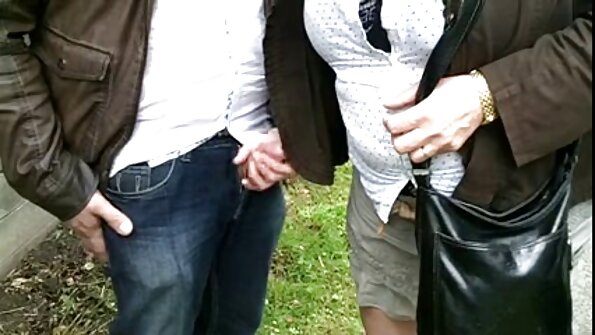 A 새엄마 이다 점점 그녀의 큰 가슴 엿 로 그녀의 stepson