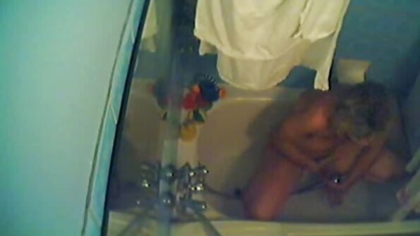 아니타 벨리니와 라울 코스타의 아름다운 사랑 장면