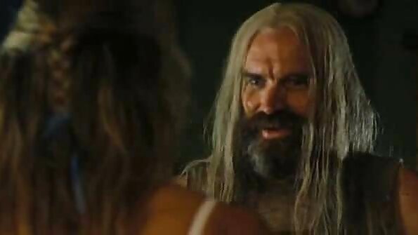 금발의 와 섹시한 면도 인상 이다 엿 단단한 에 그녀의 단단한 나귀