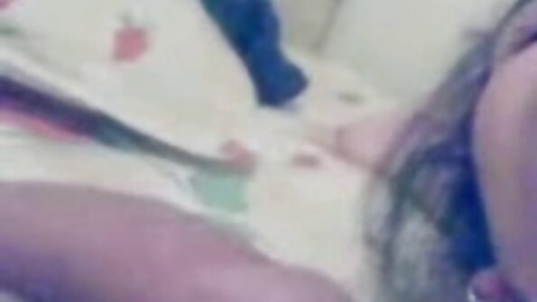 브루클린 체이스는 당신의 큰 거시기에 대한 젖꼭지 전문가입니다.