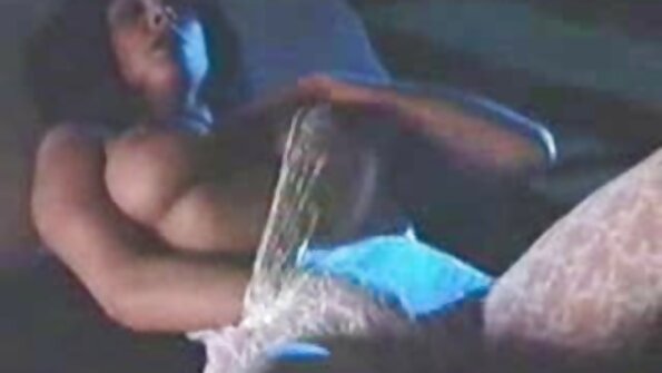 A 에 맞게 소녀 와 젖은 고양이 이다 점점 핑거 과 엿 뿐만 아니라