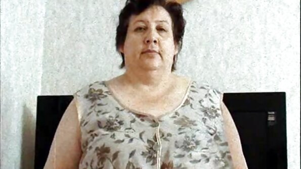 a busty bitch 가 a 크 엉덩이 가 슬라이딩 에 크 수탉